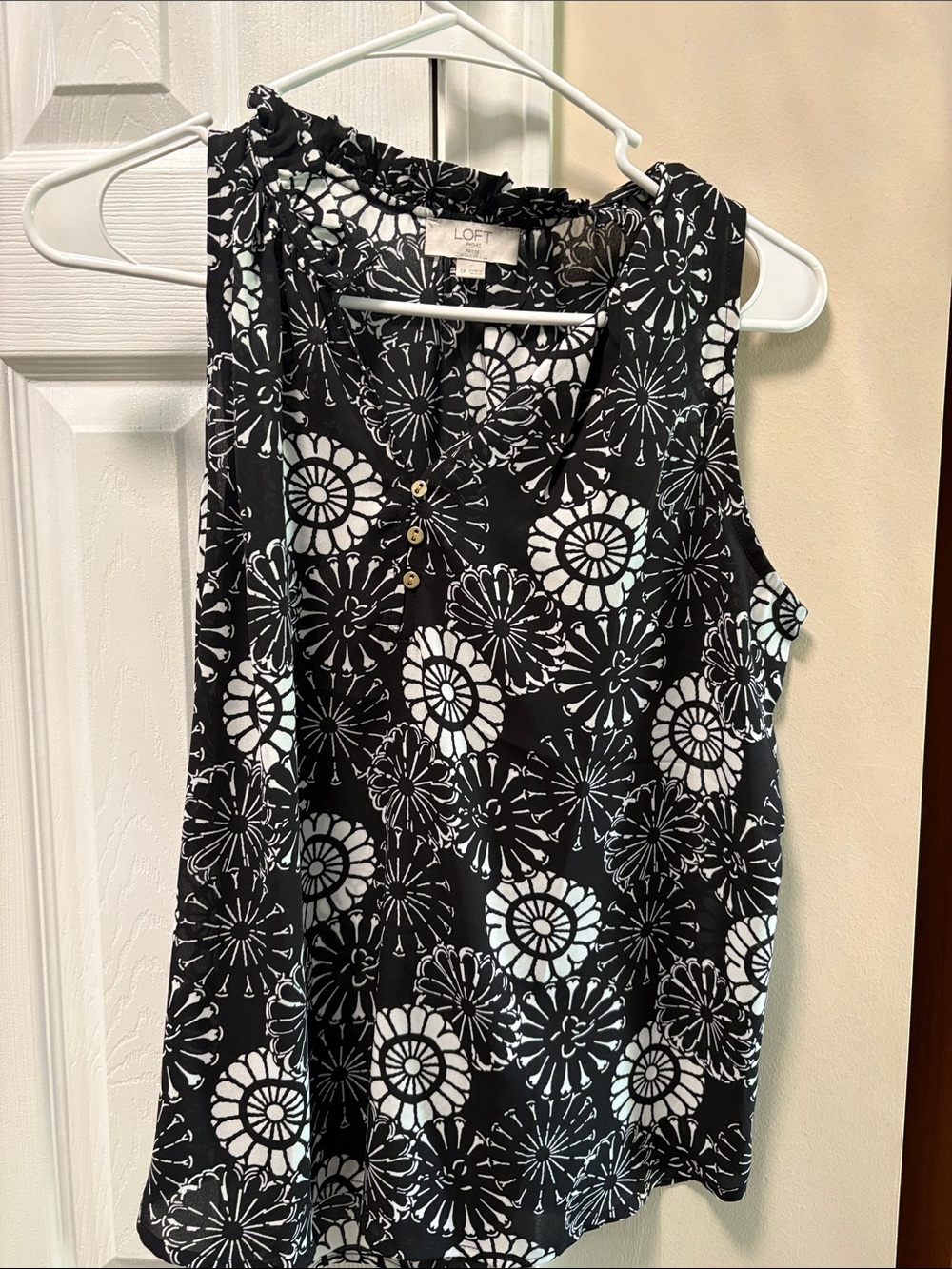 LOFT Black and White Floral V-Neck Sleeveless Camisole